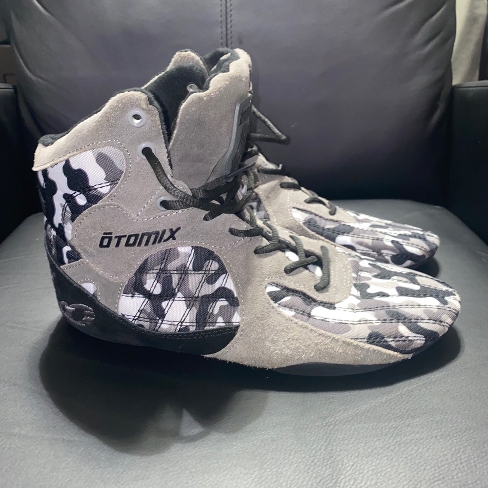 Otomix weightlifting shoes